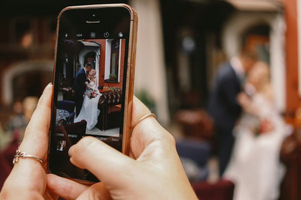 Simple ways for wedding guests to take better photos